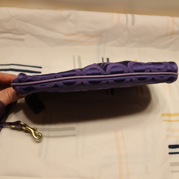NWOT Coach Signature C Purple Pouch - Picture 6 of 6